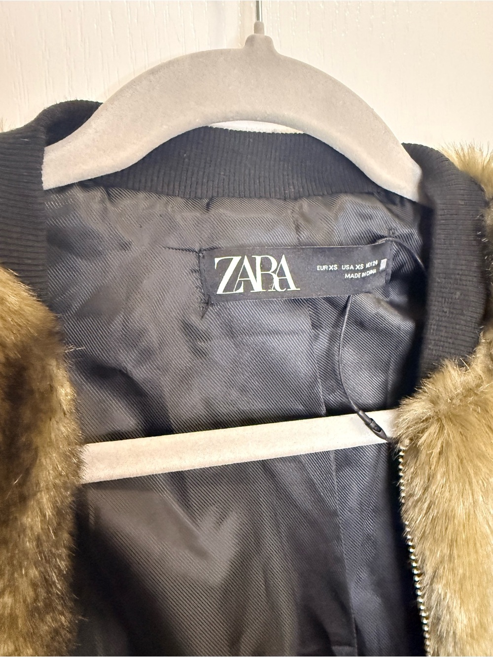 Zara Olive Green Faux Fur Bomber Jacket. NWOT. X-SMALL - Picture 2 of 6
